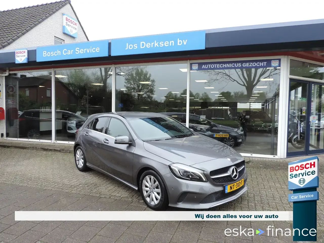 Lízing Hatchback MERCEDES A 180 2017