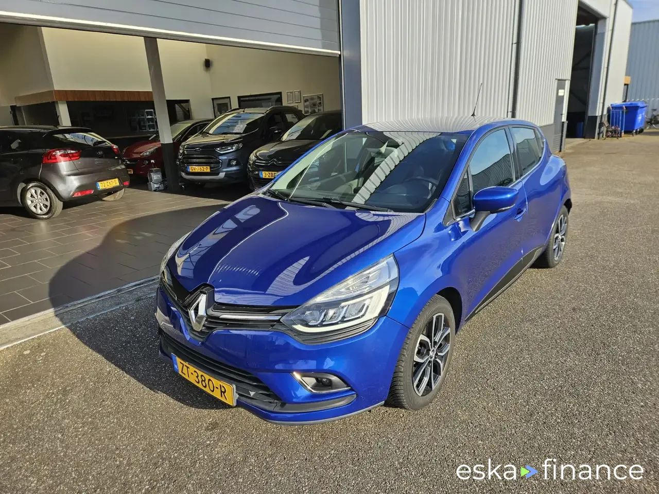 Lízing Hatchback Renault Clio 2017