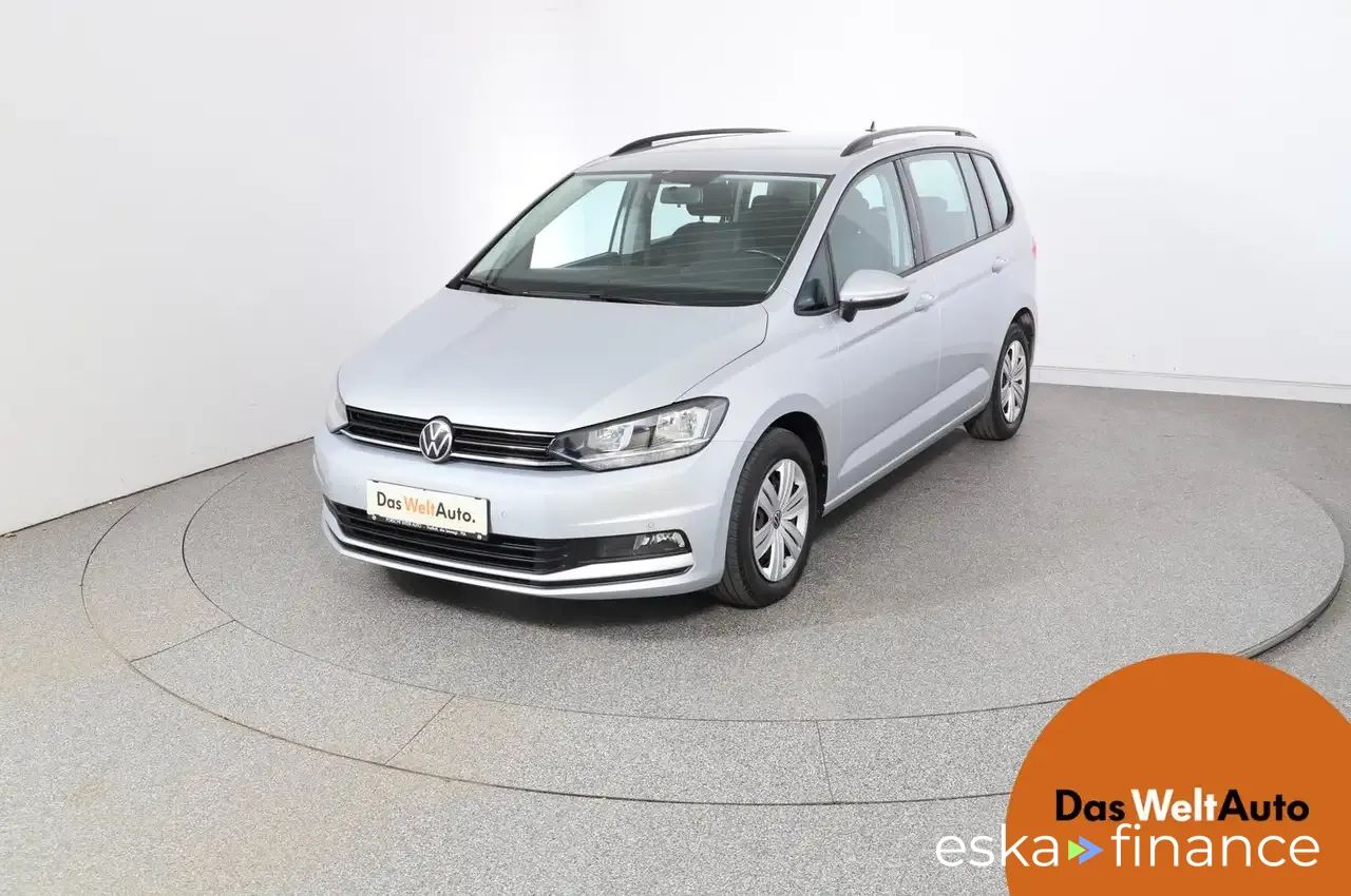 Lízing Hatchback Volkswagen Touran 2021