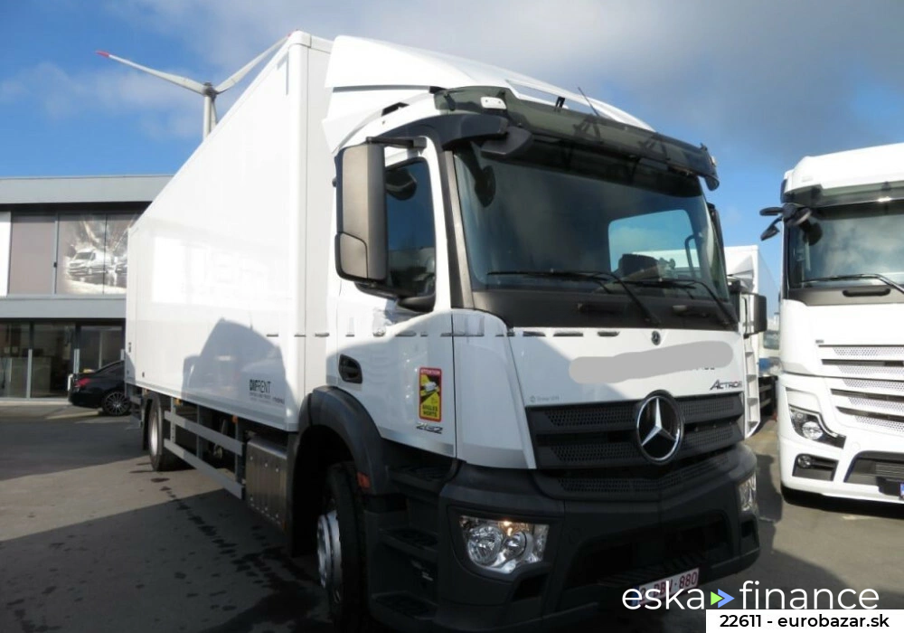 Ciężarówka (podwozie) Mercedes-Benz ACTROS 2132 2023