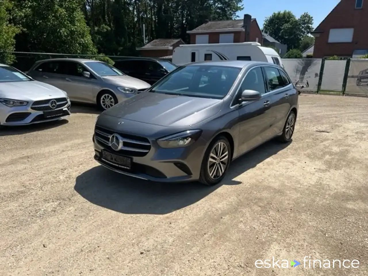 Lízing Hatchback MERCEDES B 180 2023