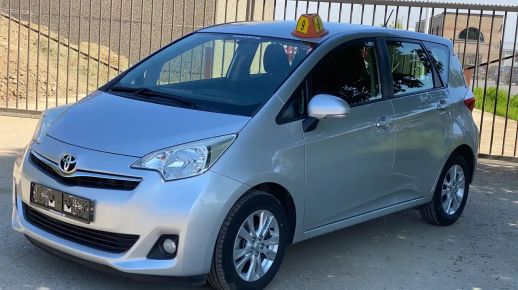 Toyota Verso-S 2012
