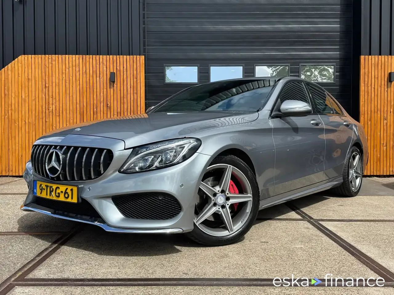 Lízing Sedan MERCEDES C 200 2014
