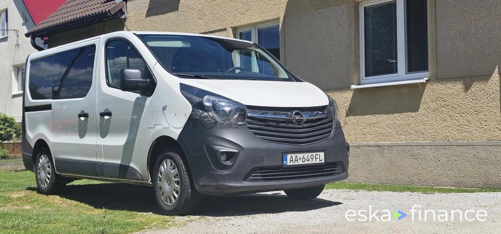 Zamknięte pudełko Opel Vivaro 2019