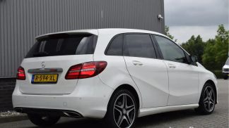 Lízing Hatchback MERCEDES B 200 2015