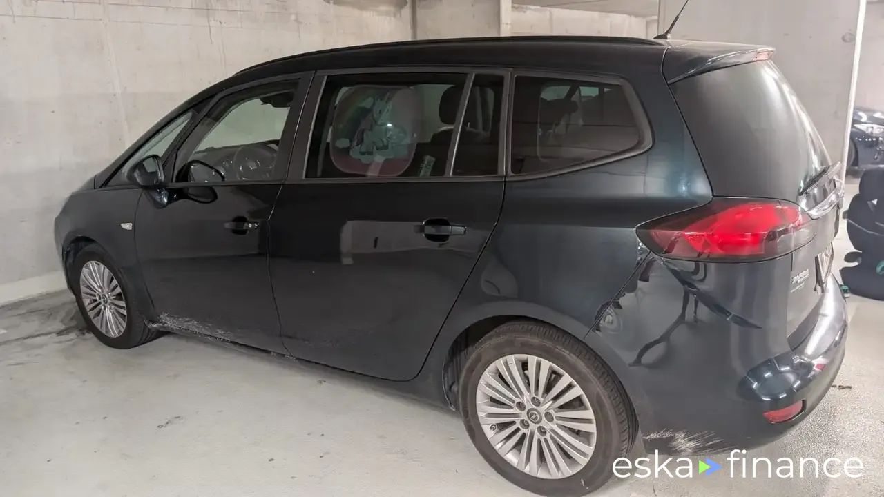 Finansowanie Transport pasażerów Opel Zafira Tourer 2016