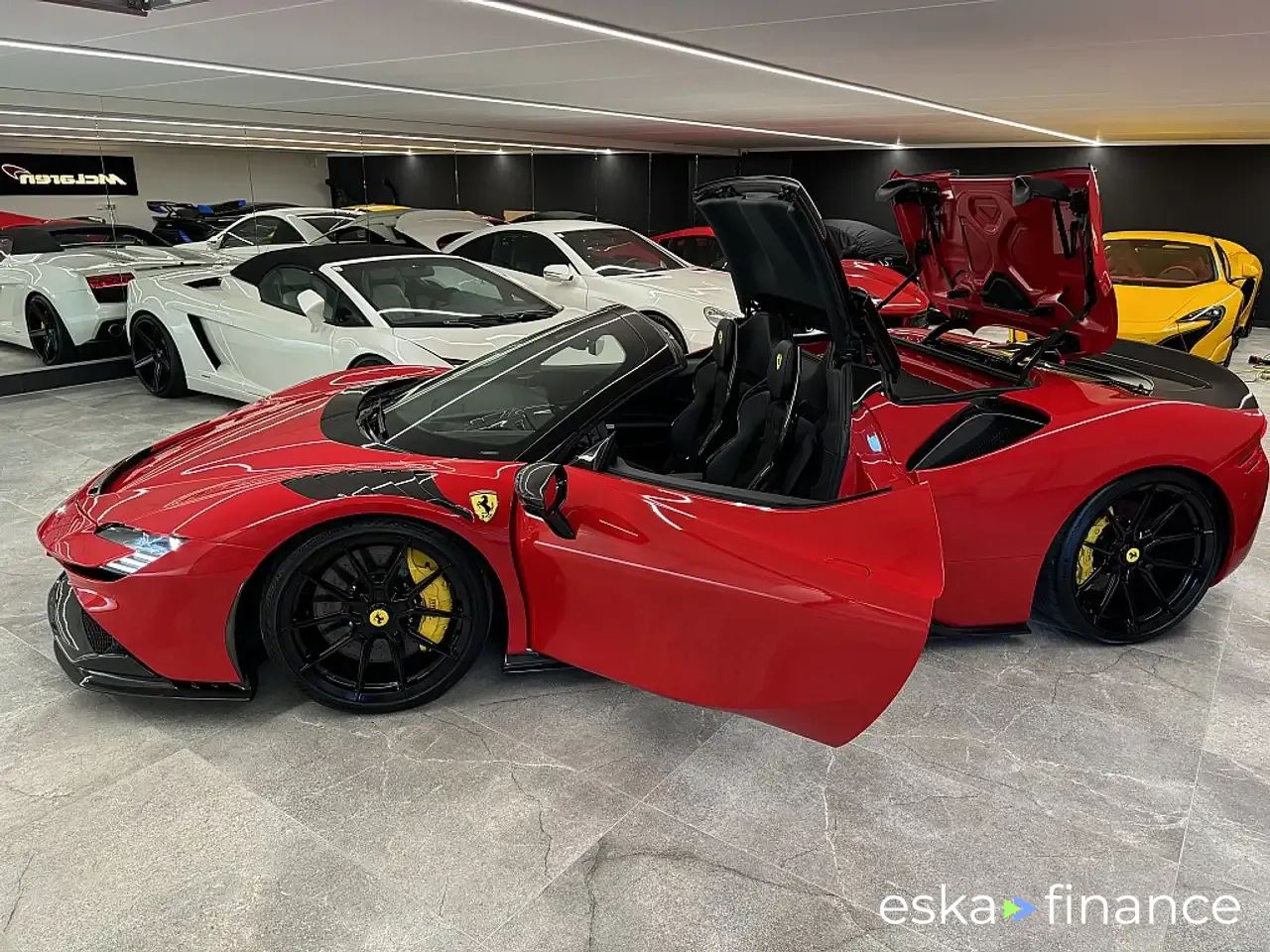 Financování Konvertibilní Ferrari SF90 SPIDER 2024