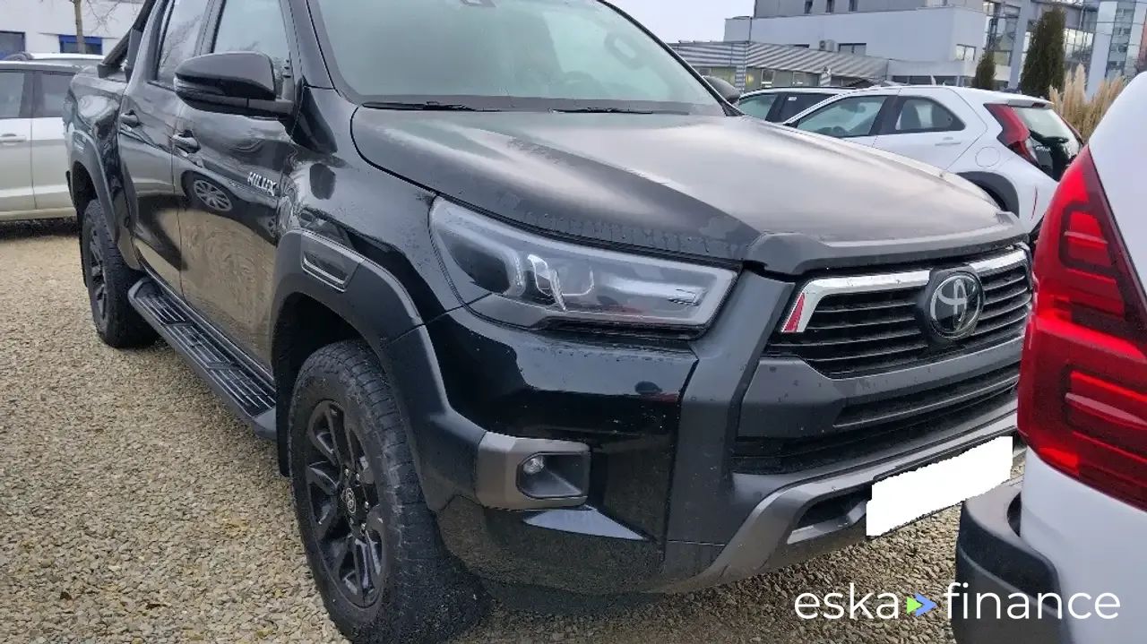 Finansowanie SUV Toyota Hilux 2021