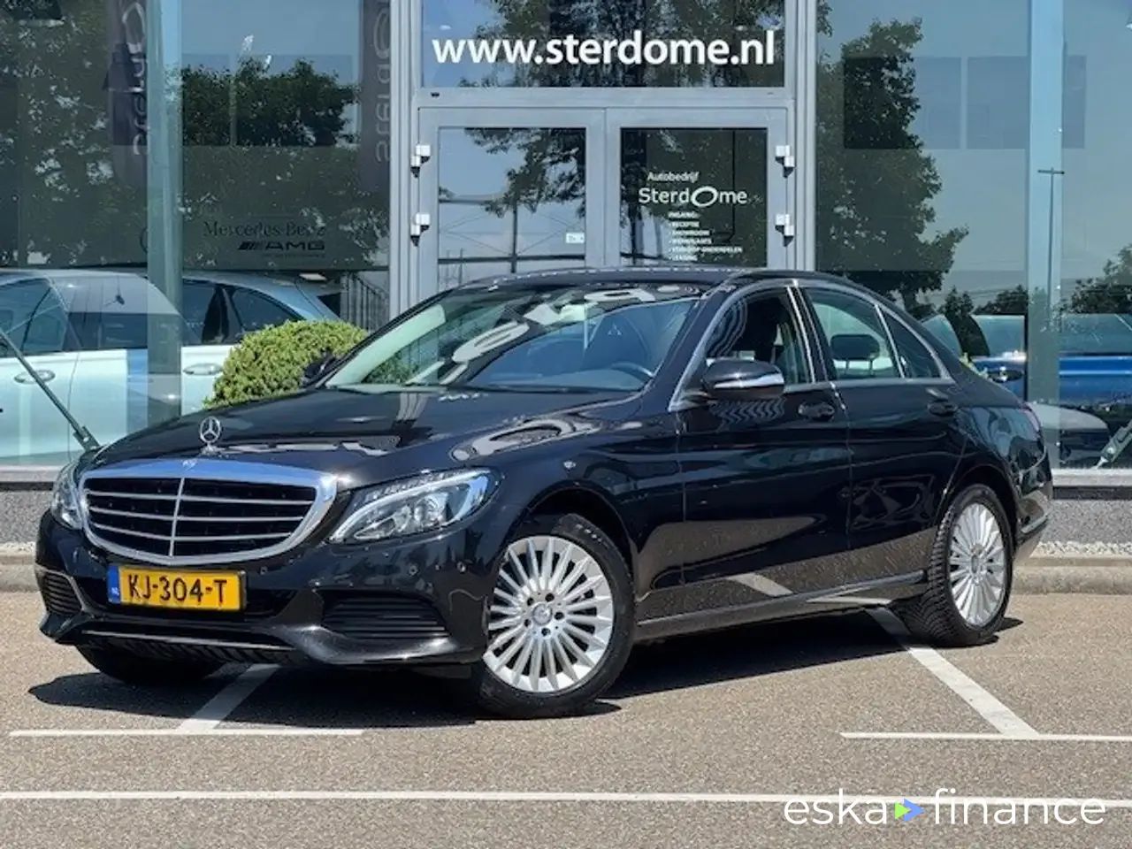 Lízing Sedan MERCEDES C 200 2015