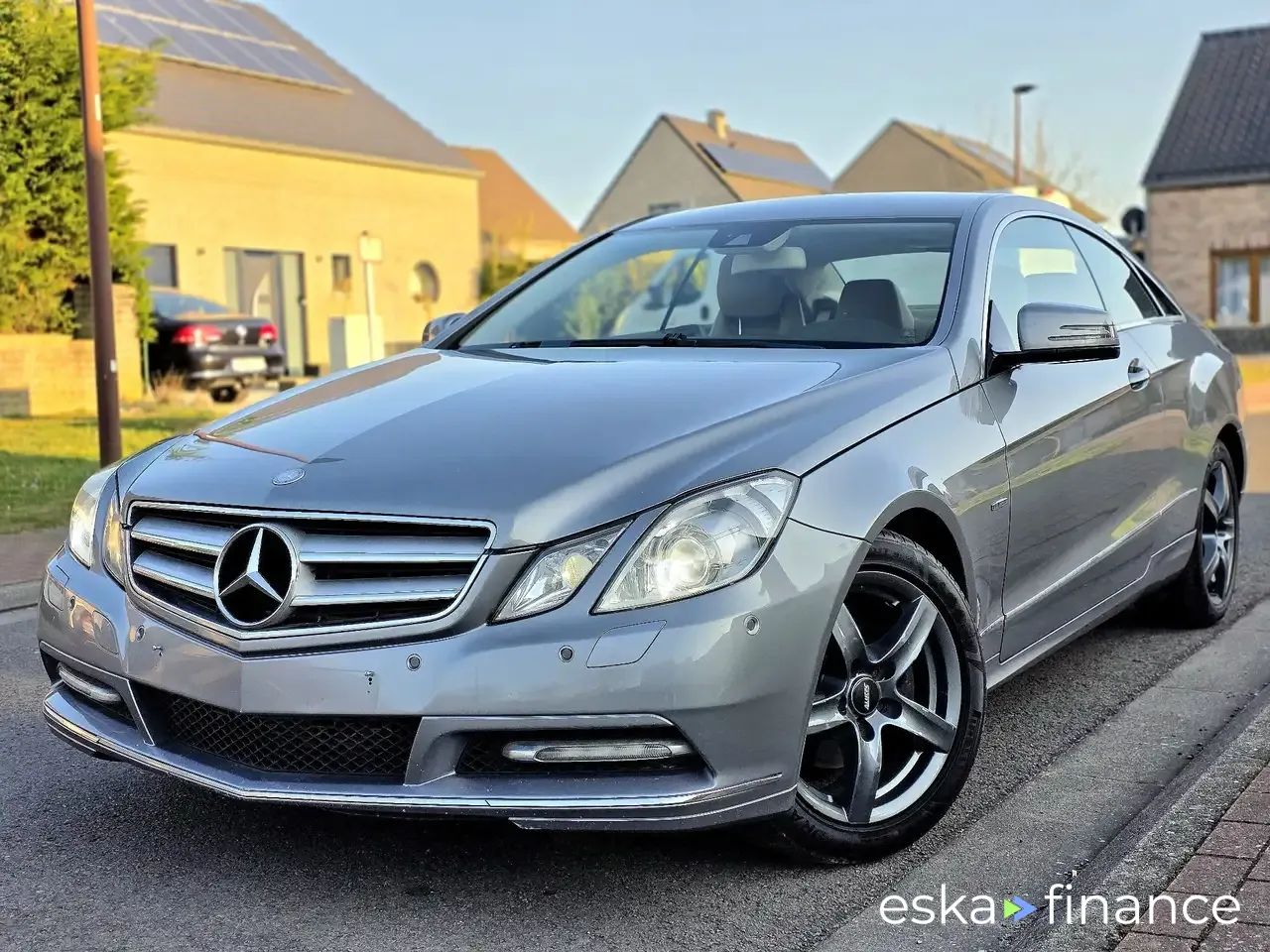 Lízing Kupé MERCEDES E 220 2011