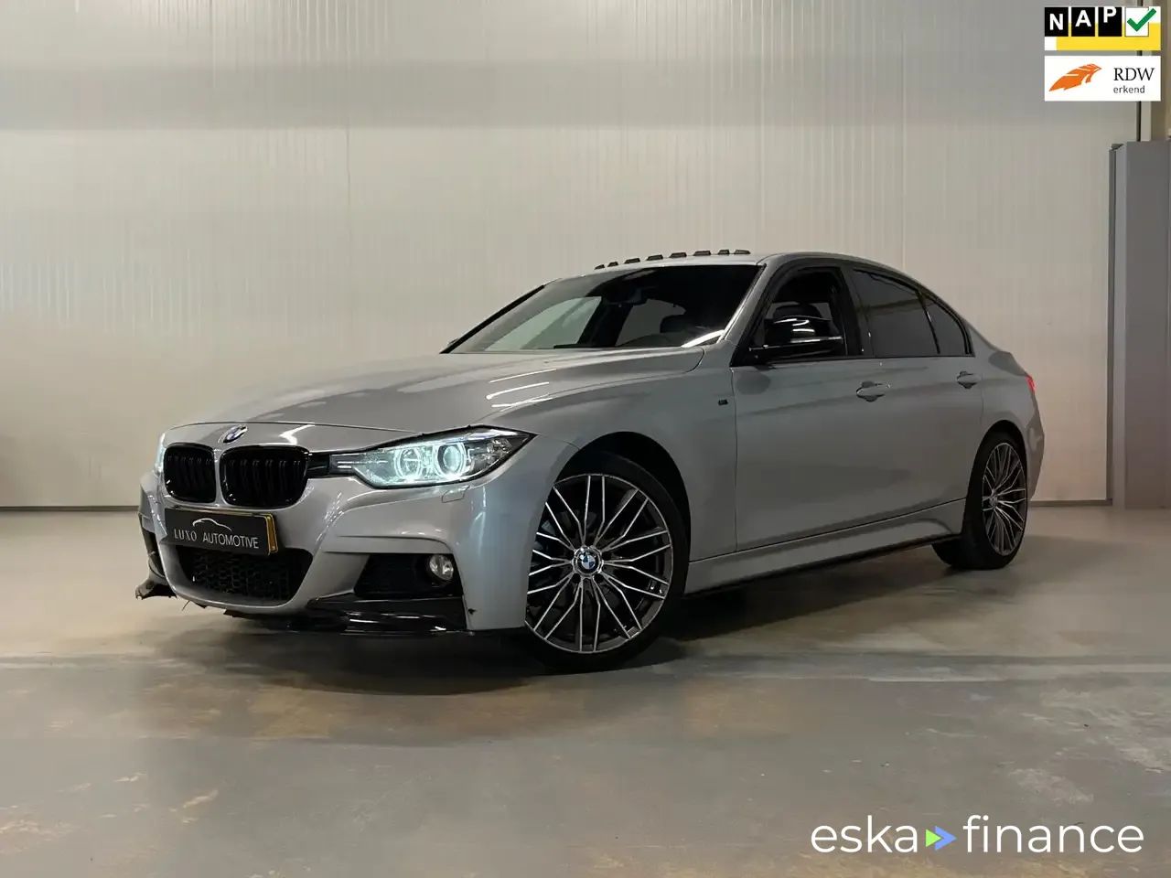 Finansowanie Sedan BMW 320 2012