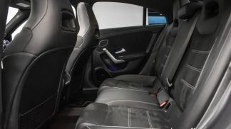 Lízing Sedan MERCEDES CLA 250 2021