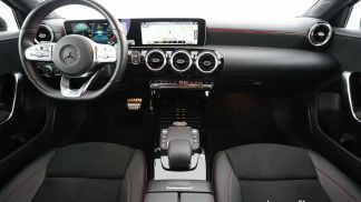 Lízing Hatchback MERCEDES A 180 2020