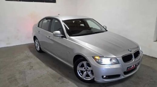 BMW 318 2011