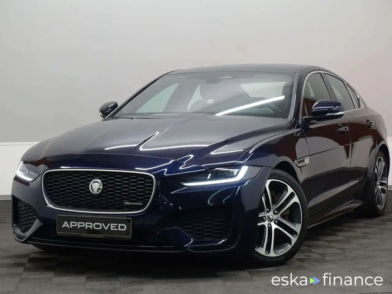 Leasing Sedan Jaguar XE 2023