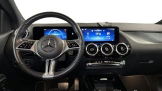 Lízing Hatchback MERCEDES B 180 2023