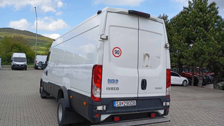 Zamknięta ciężarówka Iveco DAILY 2017