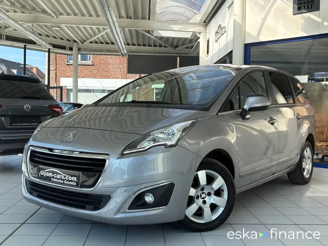 Lízing Hatchback Peugeot 5008 2014