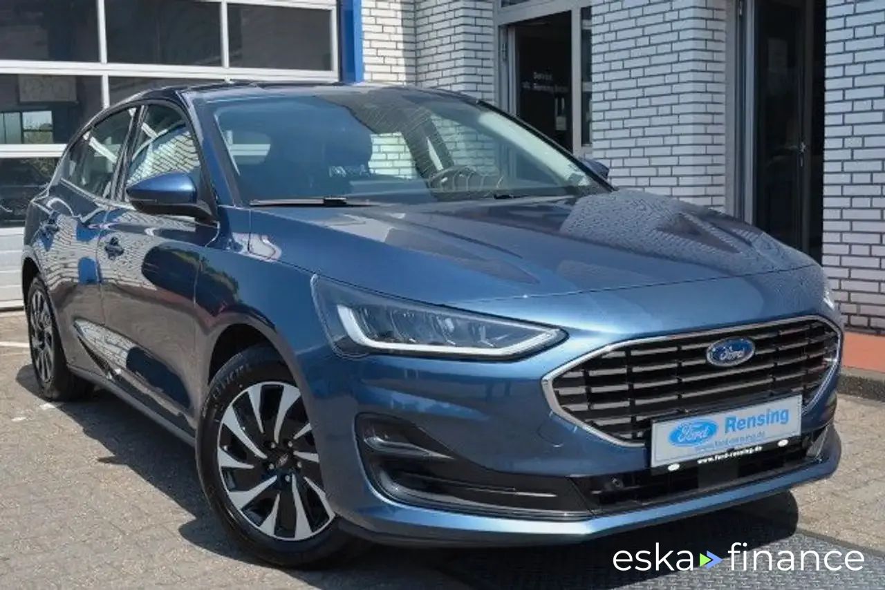 Lízing Sedan Ford Focus 2024