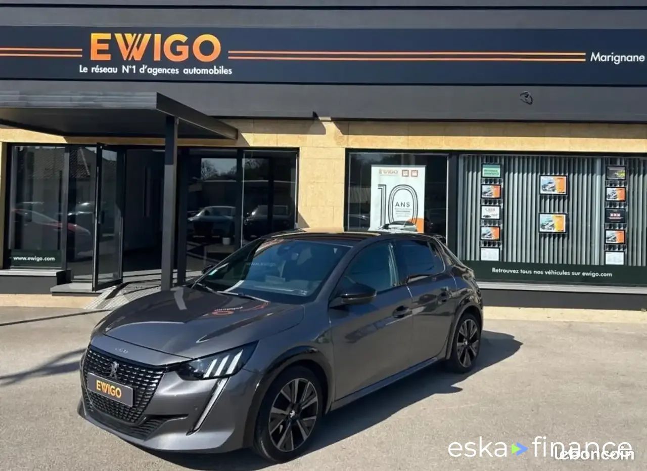 Lízing Hatchback Peugeot 208 2023