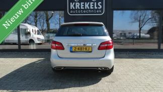 Financování Hatchback MERCEDES B 200 2016