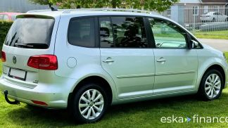 Financování Hatchback Volkswagen Touran 2011
