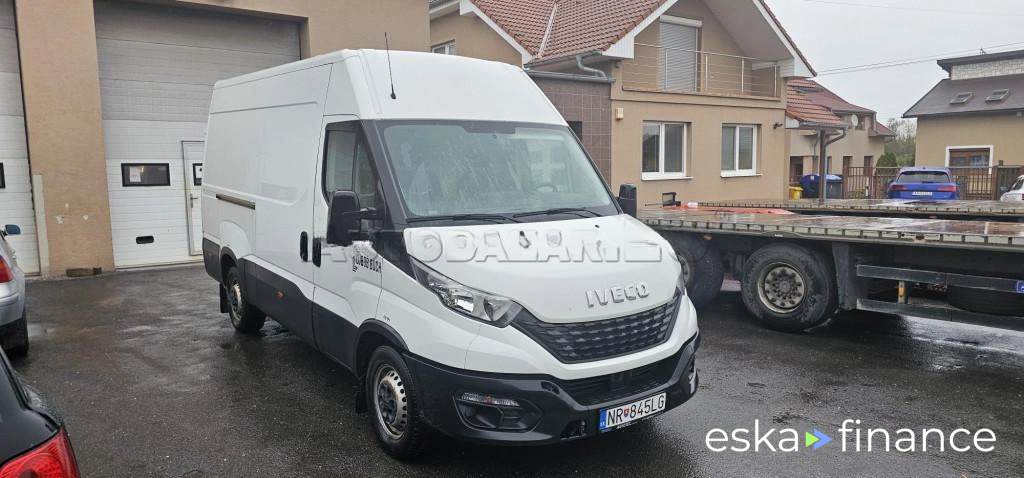 Leasing Closed Box Iveco DAILY 2020