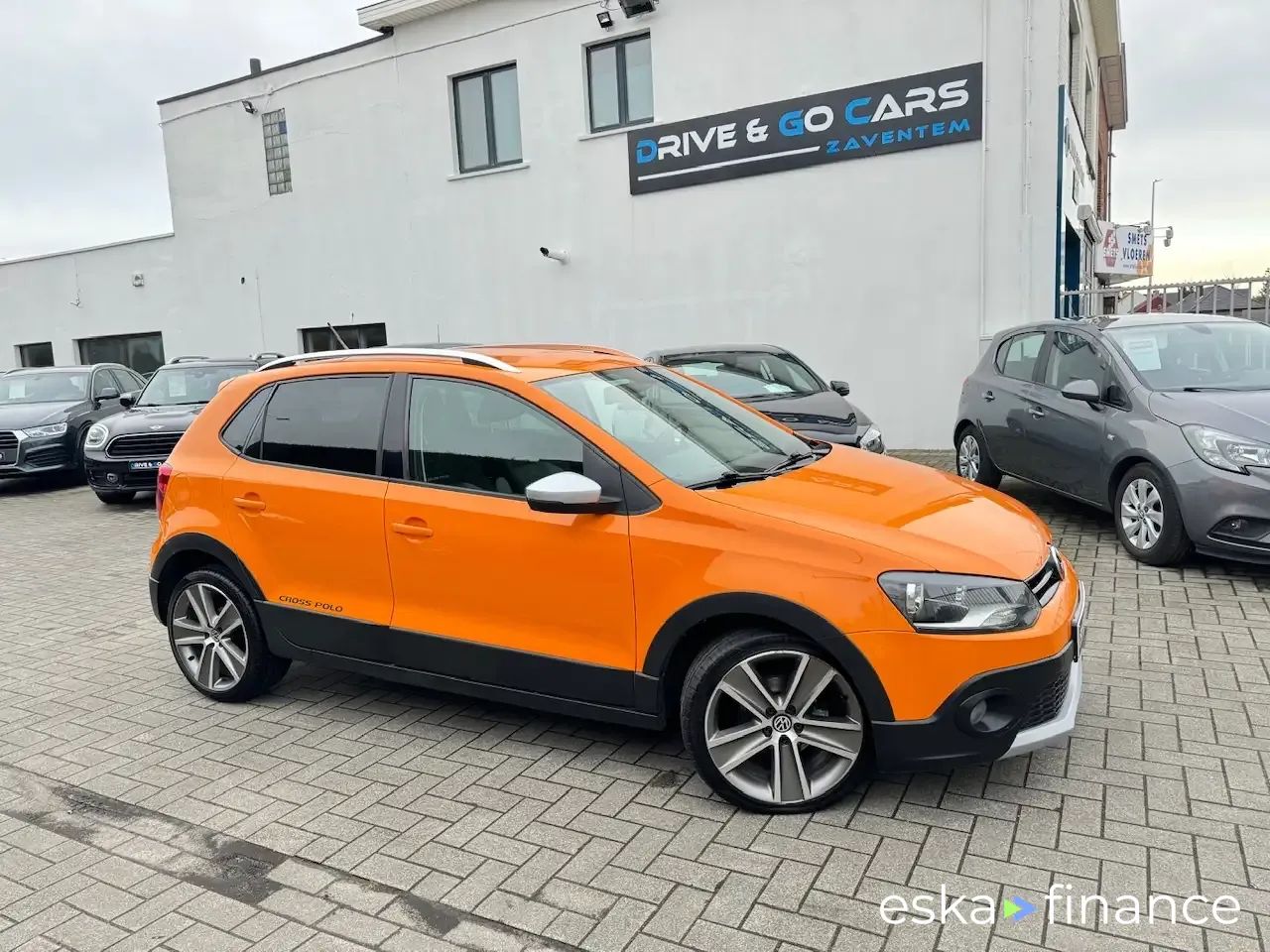Lízing Sedan Volkswagen POLO CROSS 2012