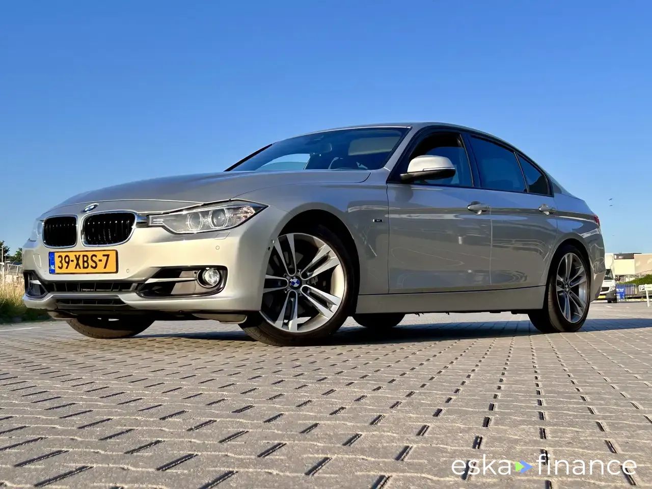 Lízing Sedan BMW 328 2012