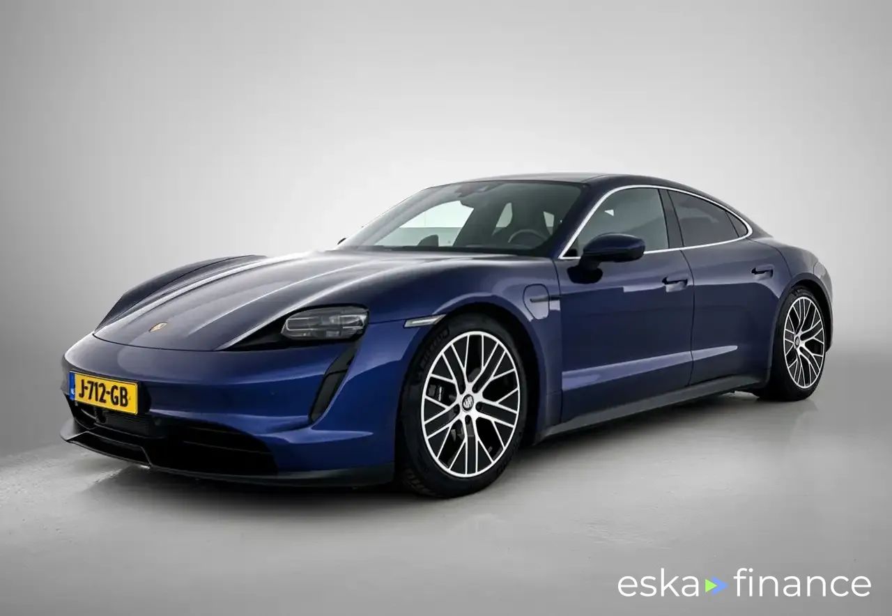 Lízing Sedan Porsche Taycan 2020