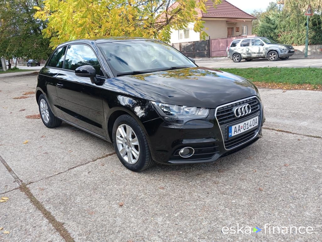 Lízing Hatchback Audi A1 2011