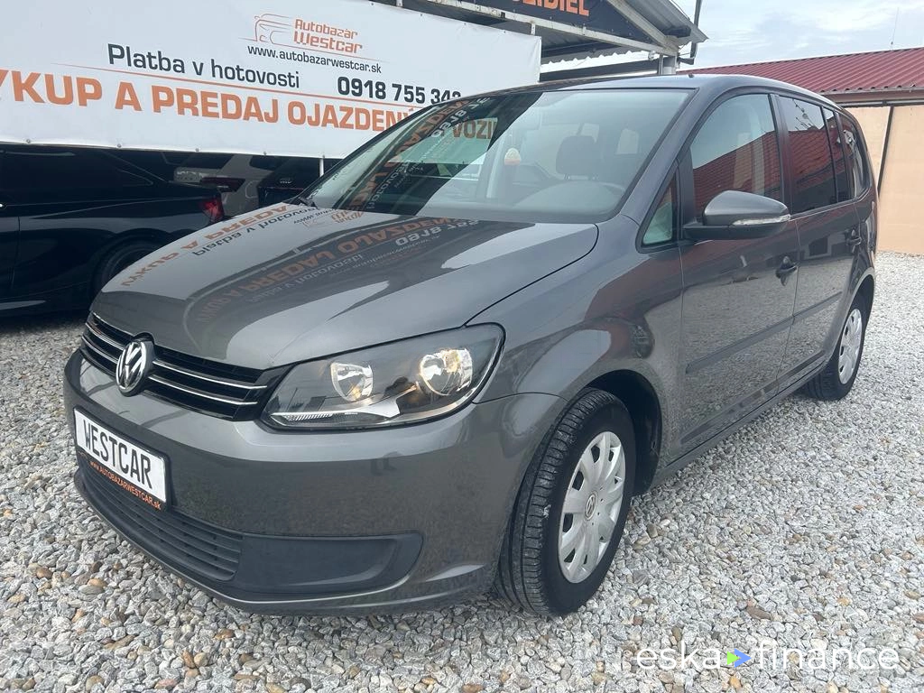 Lízing Kombi Volkswagen Touran 2011