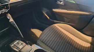 Lízing Sedan Peugeot 208 2024