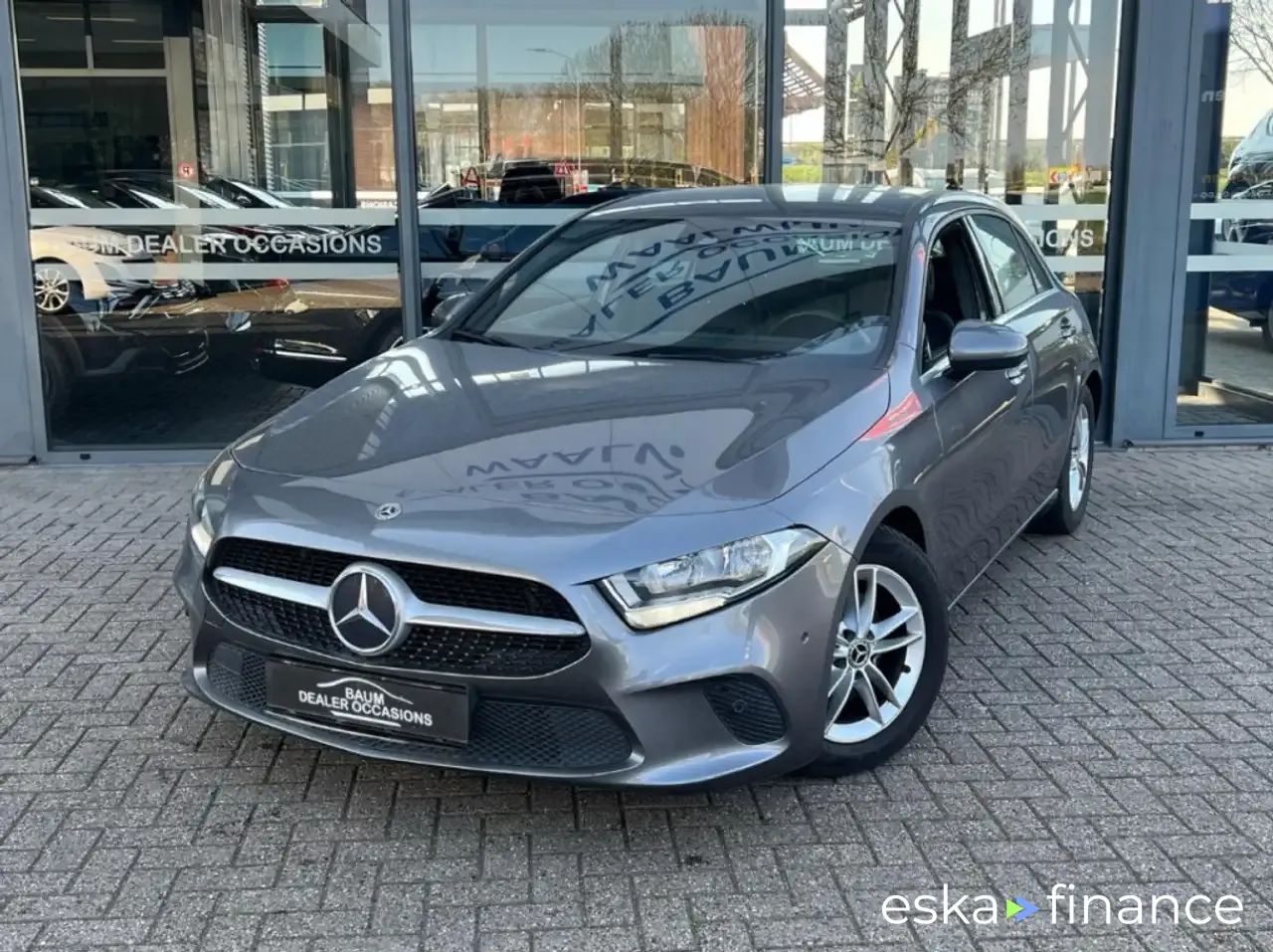 Lízing Hatchback MERCEDES A 180 2019