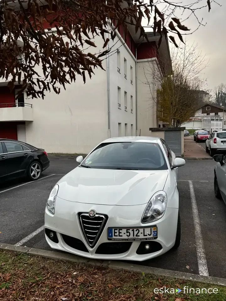 Lízing Sedan Alfa Romeo Giulietta 2013