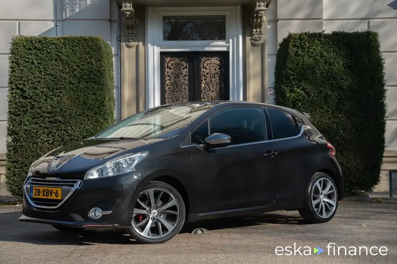 Financování Hatchback Peugeot 208 2012