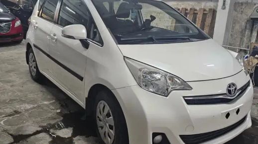 Toyota Verso-S 2013