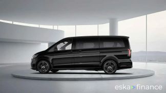 Lízing Hatchback MERCEDES V 250 2024
