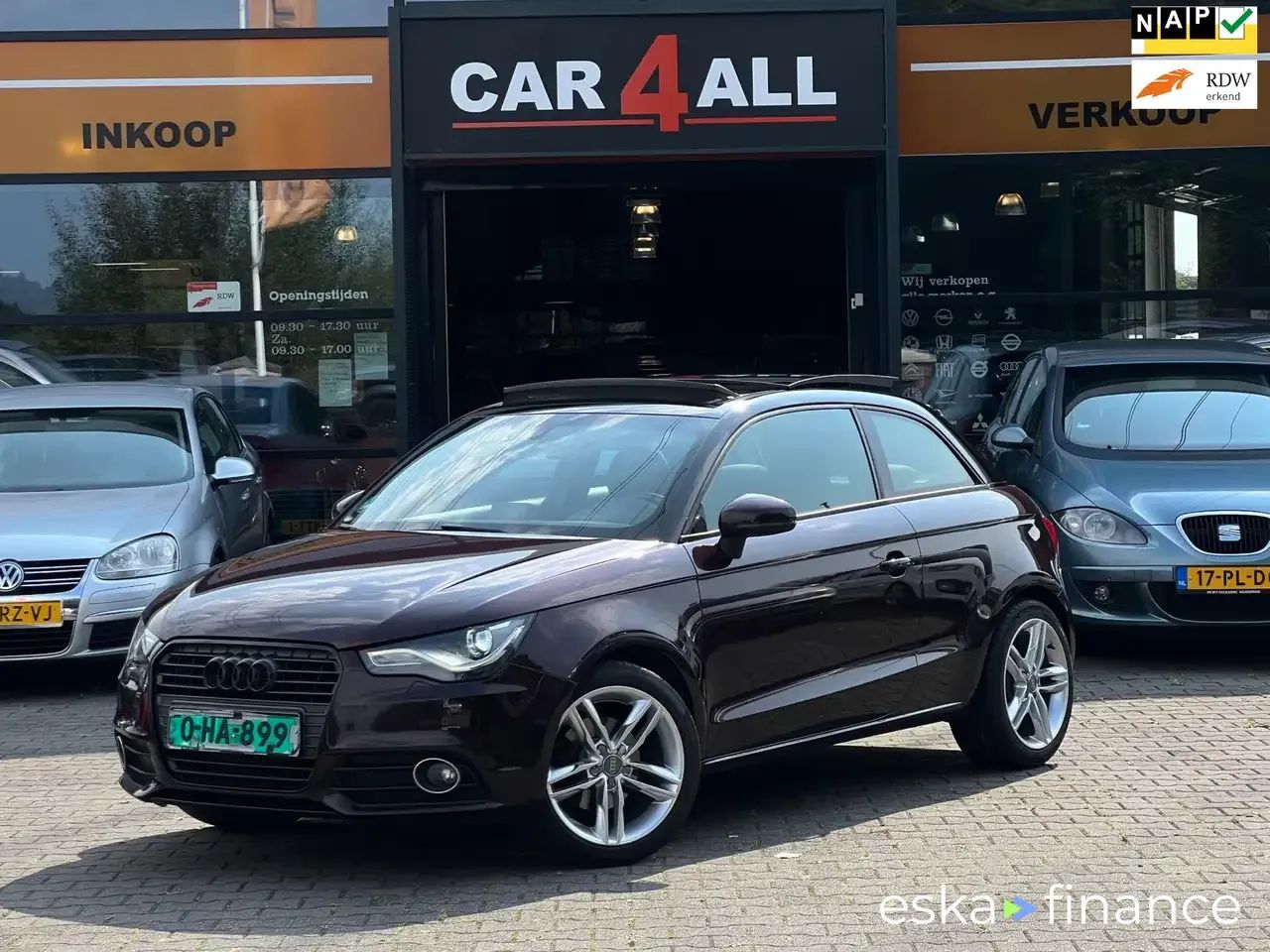 Hatchback Audi A1 2012