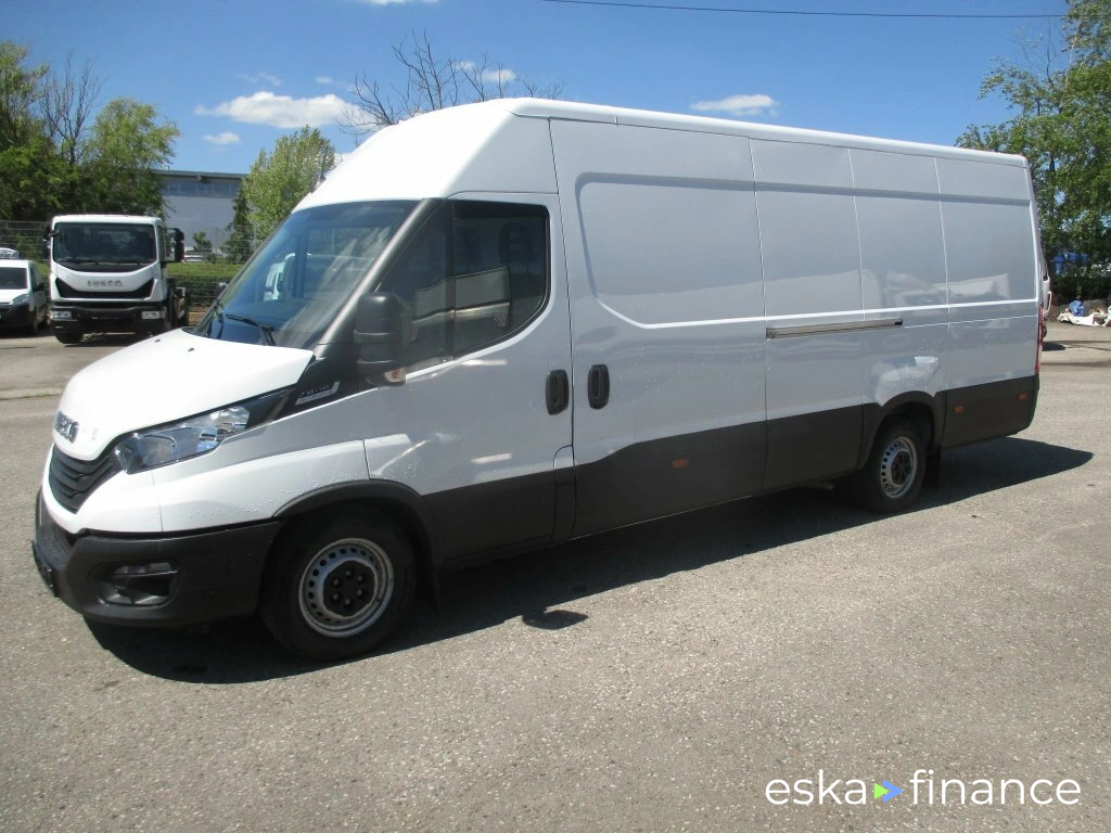 Van Iveco DAILY 2023