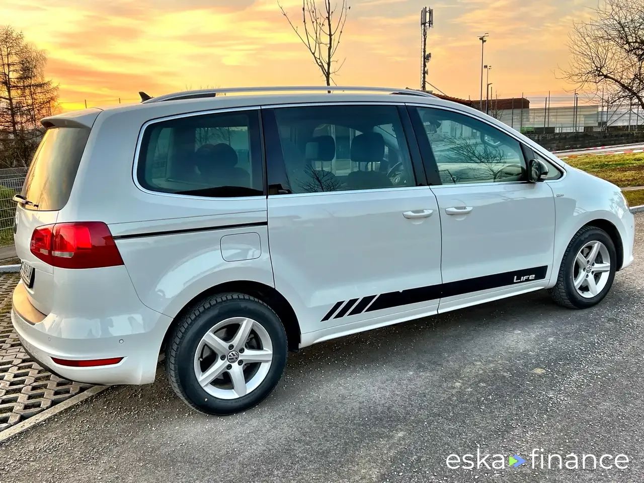 Leasing Hatchback Volkswagen Sharan 2013