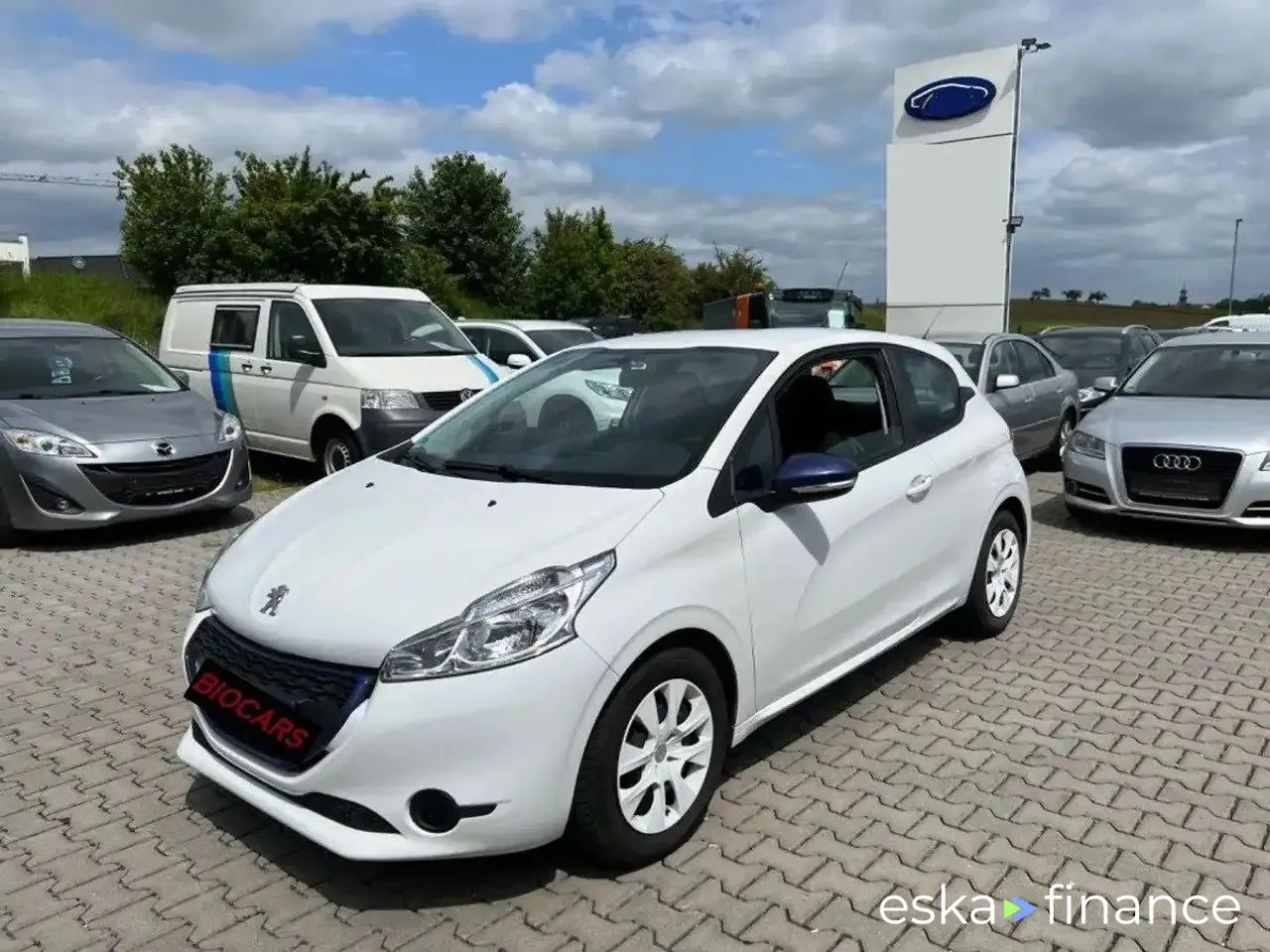 Lízing Hatchback Peugeot 208 2013