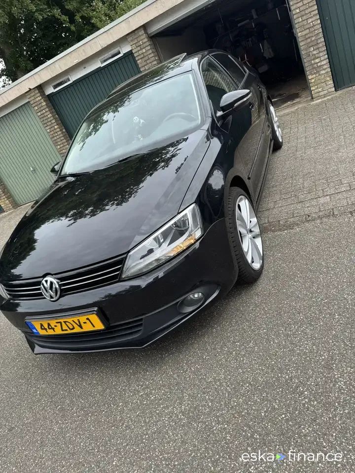 Lízing Sedan Volkswagen Jetta 2012