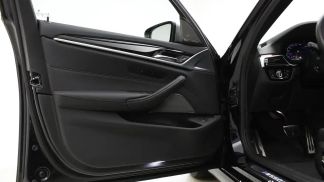 Lízing Sedan BMW M550 2020