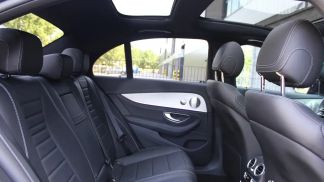 Lízing Sedan MERCEDES E 300 2023