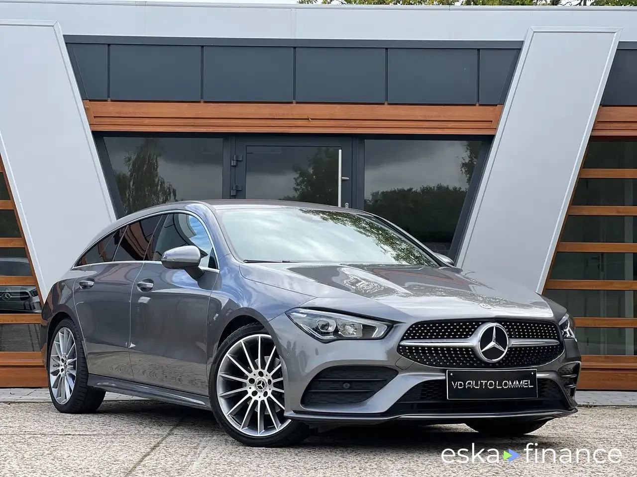 Lízing Kombi MERCEDES CLA 200 2021