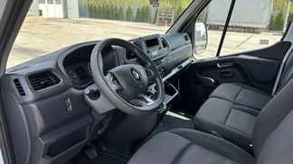 Otwarte z kredensami Renault Master 2021