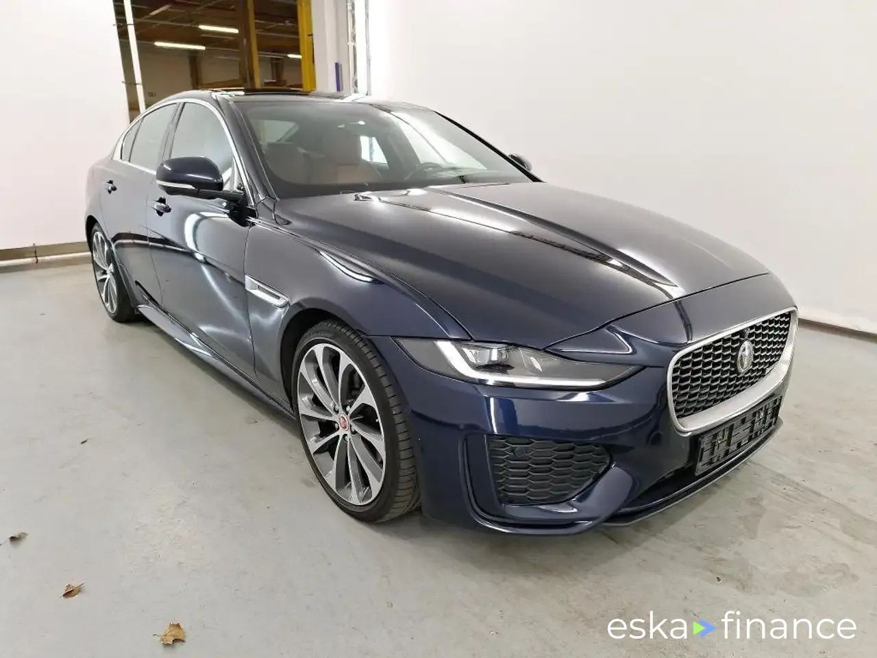 Lízing Sedan Jaguar XE 2021