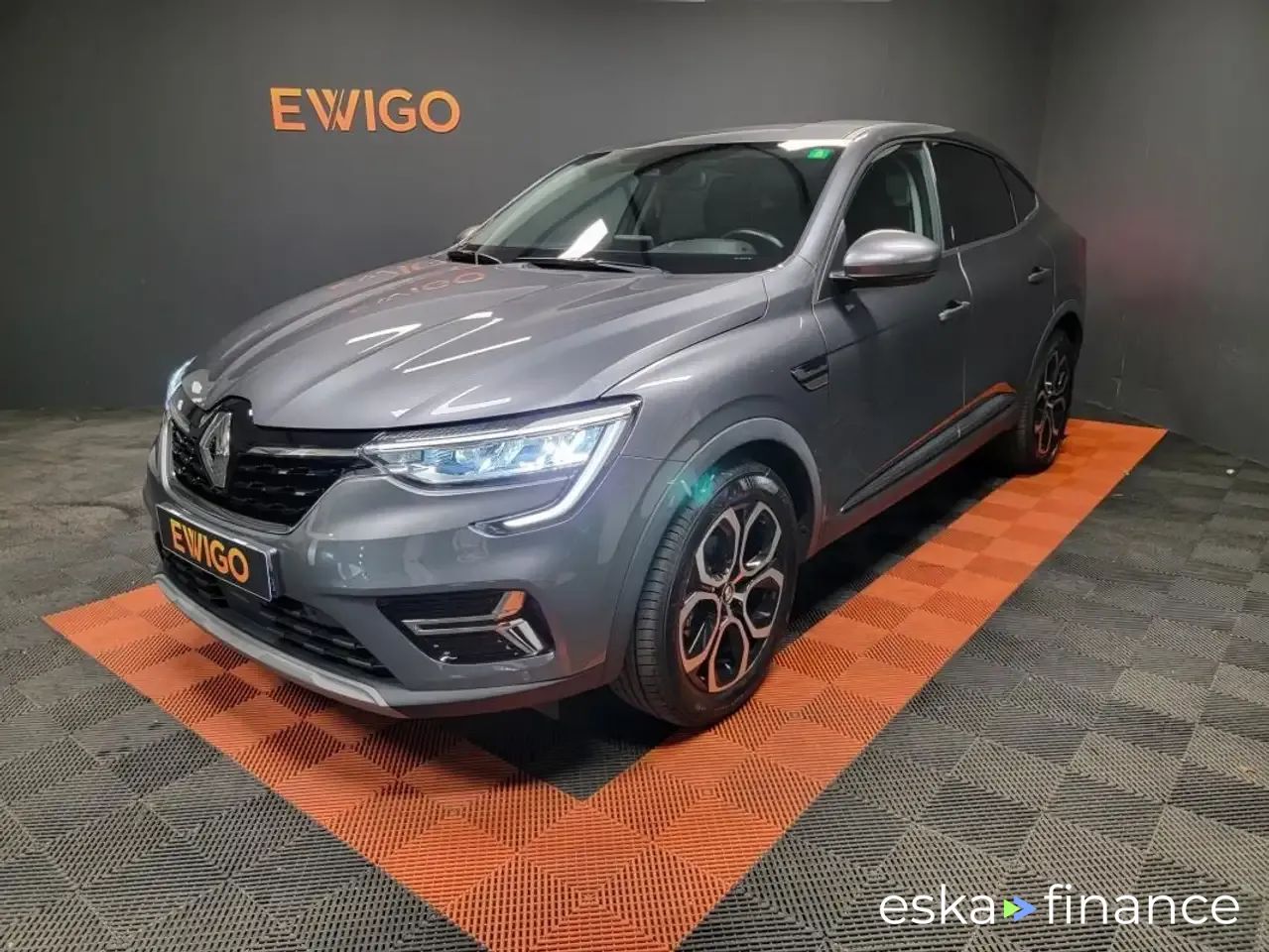 Finansowanie SUV Renault Arkana 2022
