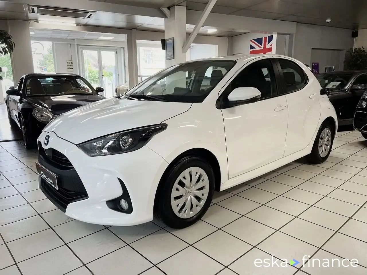 Leasing Sedan Toyota Yaris 2022